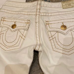 MOVING SALE True religion flip pockets white jeans 28